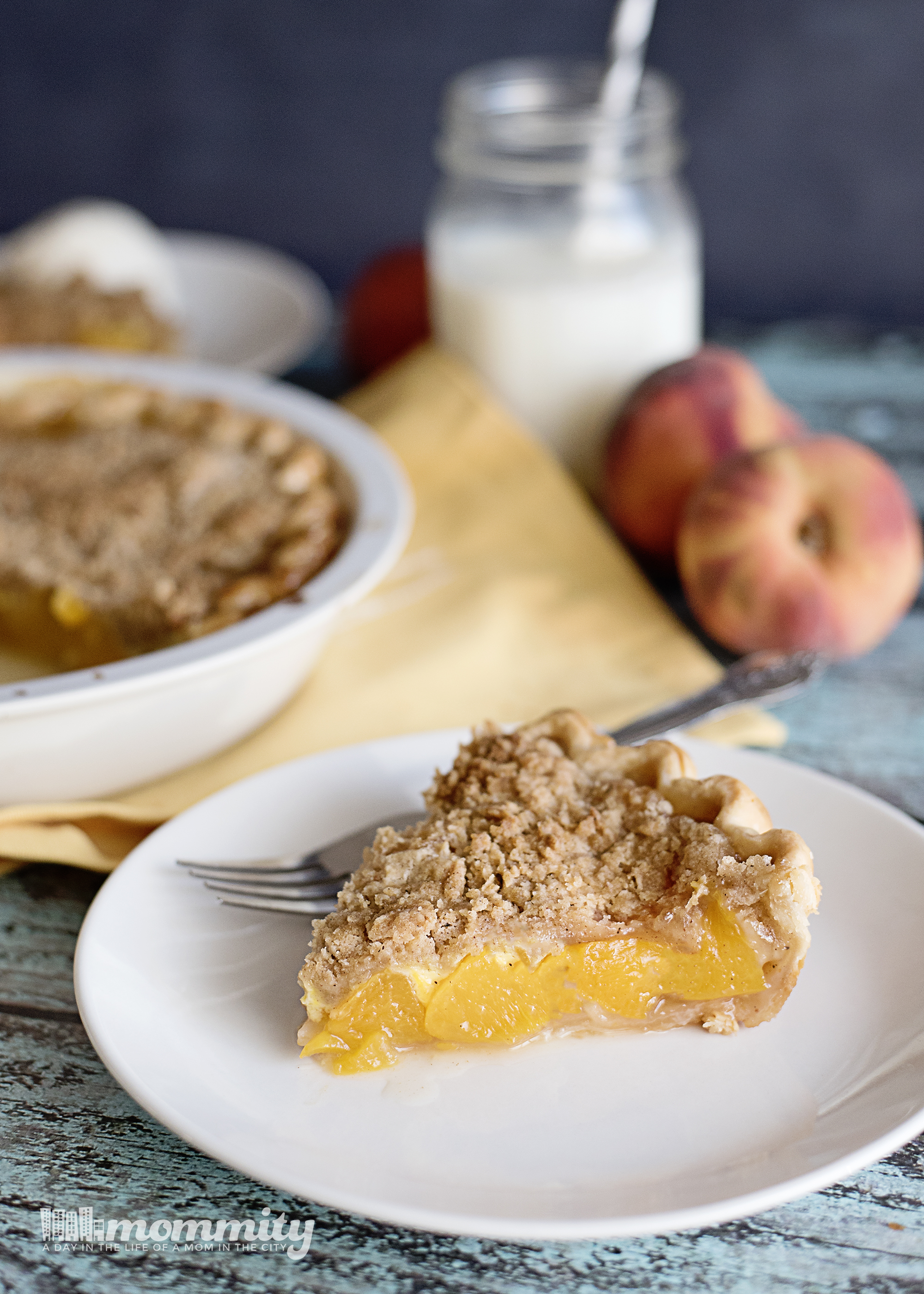 Delicious Peach Crumble Pie Recipe with Brown Sugar Topping